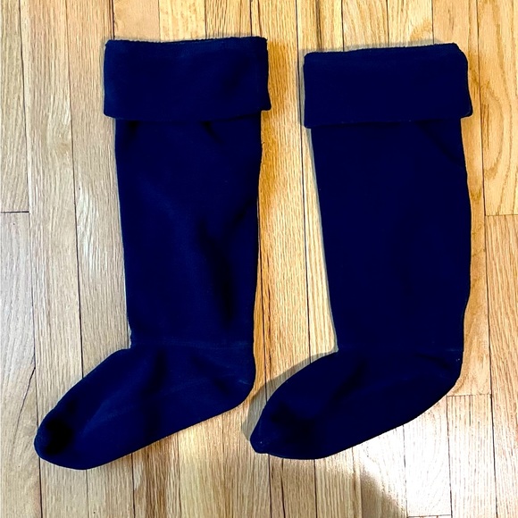 Hunter boots, fleece liner socks, size medium. Unisex. - Picture 2 of 4